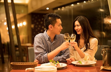 初次見面怕尷尬？掌握五大溝通技巧擺脫約會尷尬症